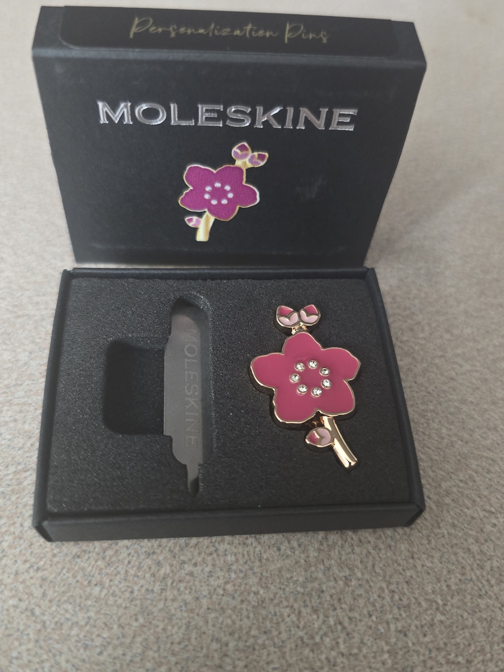 Moleskine Limited Edition Sakura 2026, Cherry Blossom Pin, Pink/Gold